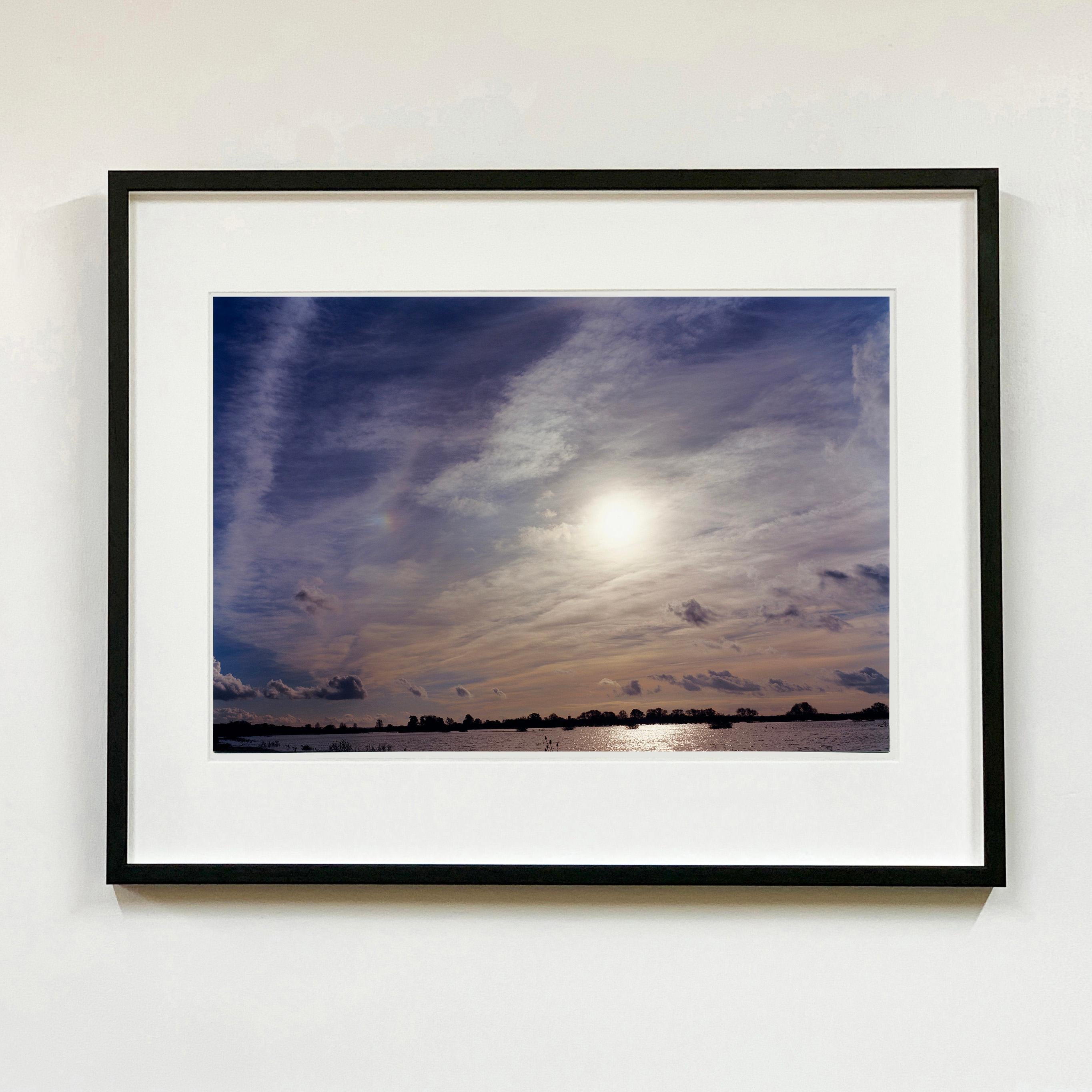 0°00 Longitud, 52° 18N' Latitud, Mare Fen - Fotografía de paisajes en color - Photograph Contemporáneo de Richard Heeps