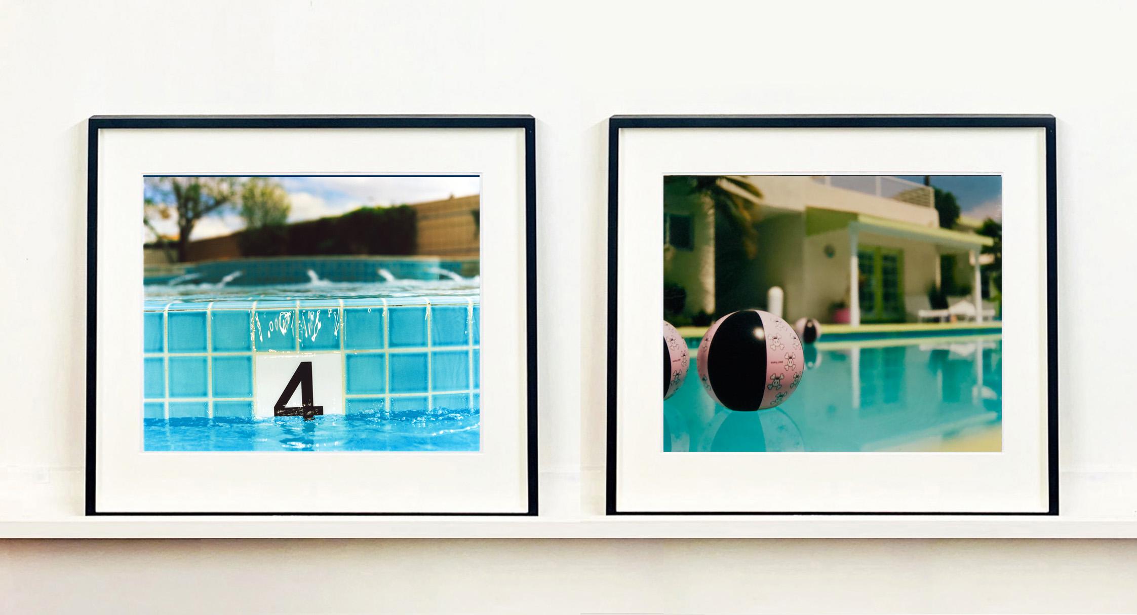 Four Feet, fotografiert in einem Schwimmbad in Las Vegas, Teil von Richard Heeps 