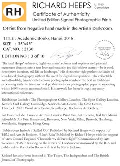 Academic Books, Hanoi - Fotografia asiatica contemporanea a colori