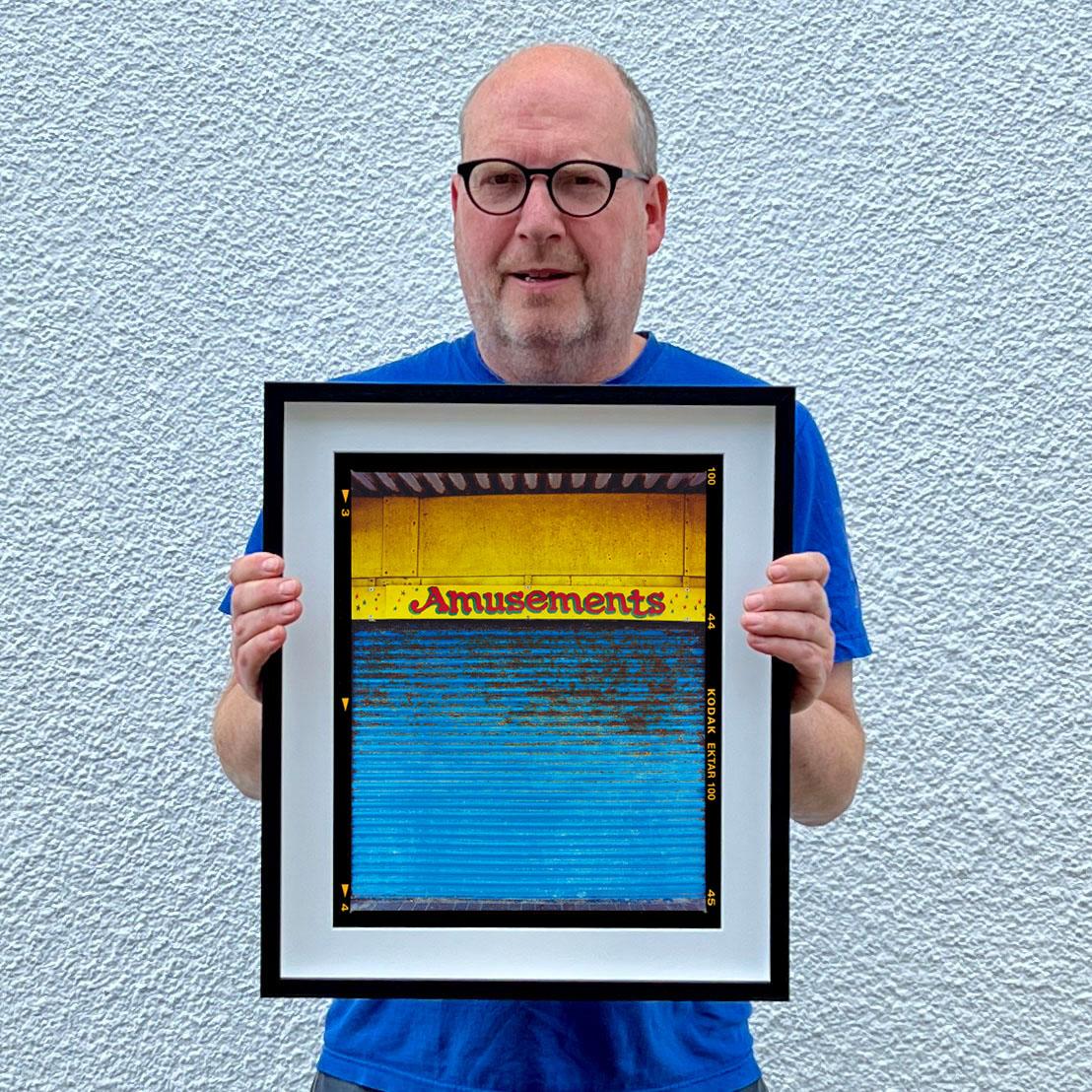 Amusements, Porthcawl - Photographie typographique du bord de mer en vente 2