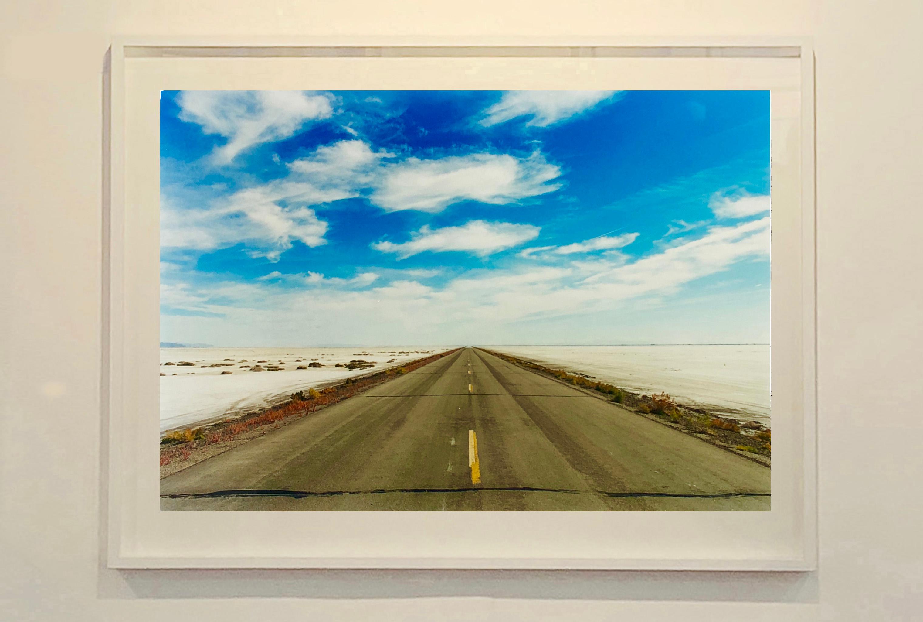 Approach Road to Bonneville, Utah - Photo de paysage américain en vente 1