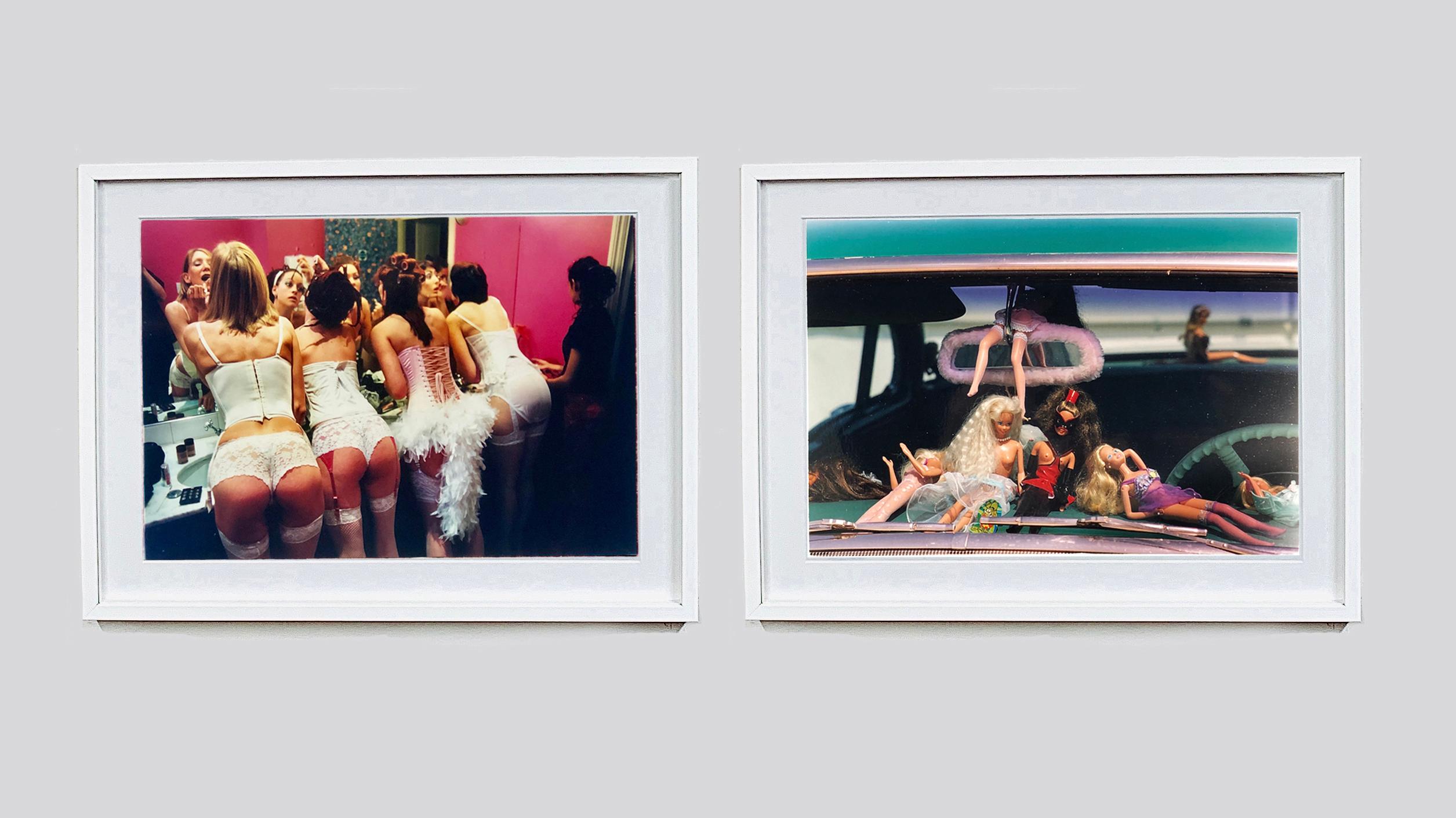 Belles of Shoreditch, The Whoopee Club, London – Burlesque-Farbfotografie (Pink), Portrait Photograph, von Richard Heeps