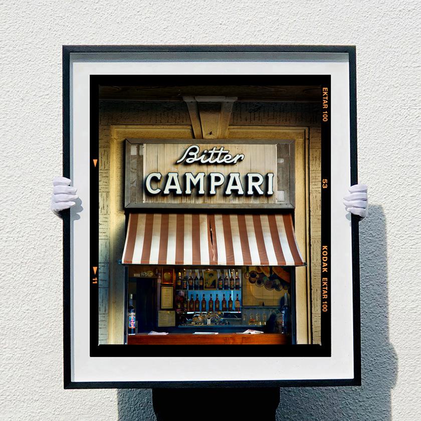Bitter Campari, Milan - Photographie de rue d'architecture italienne - Contemporain Print par Richard Heeps