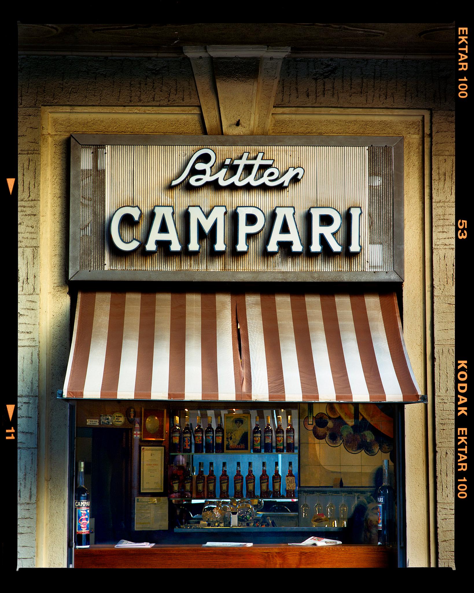 Print Richard Heeps - Bitter Campari, Milan - Photographie de rue d'architecture italienne