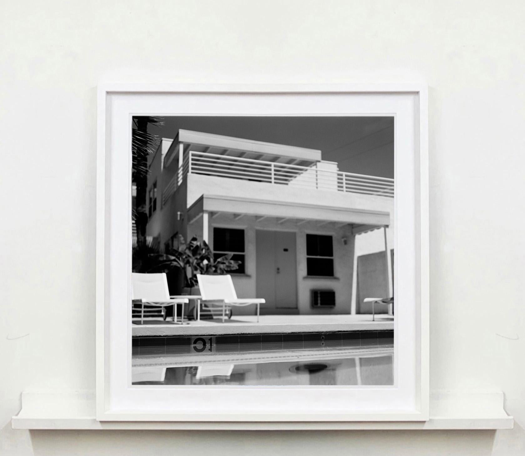 Set aus neun Fotografien in Schwarz-Weiß  im Angebot 5