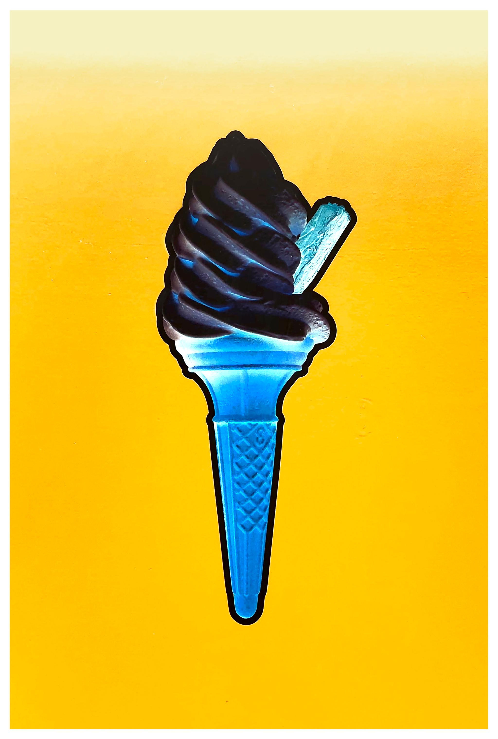 Print de Richard Heeps - Black Ice Bexhill-on-Sea - Fotografía en color de la costa británica