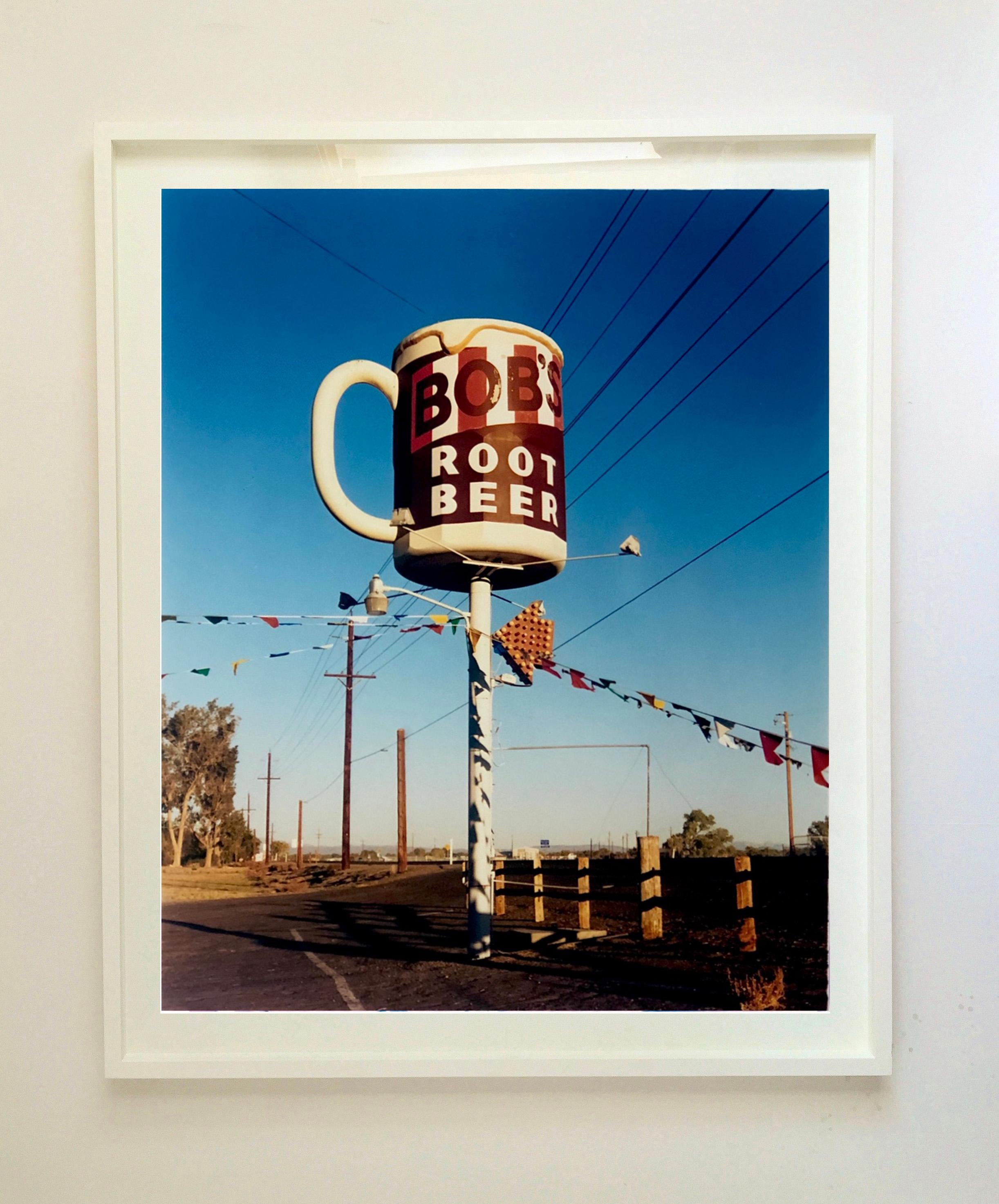 Bob's Root Beer, Fallon, Nevada - Photographie couleur américaine du milieu du siècle dernier en vente 1