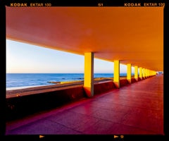 Bottle Alley I, St Leonard-on-Sea - Fotografia di paesaggio marino di architettura brutalista