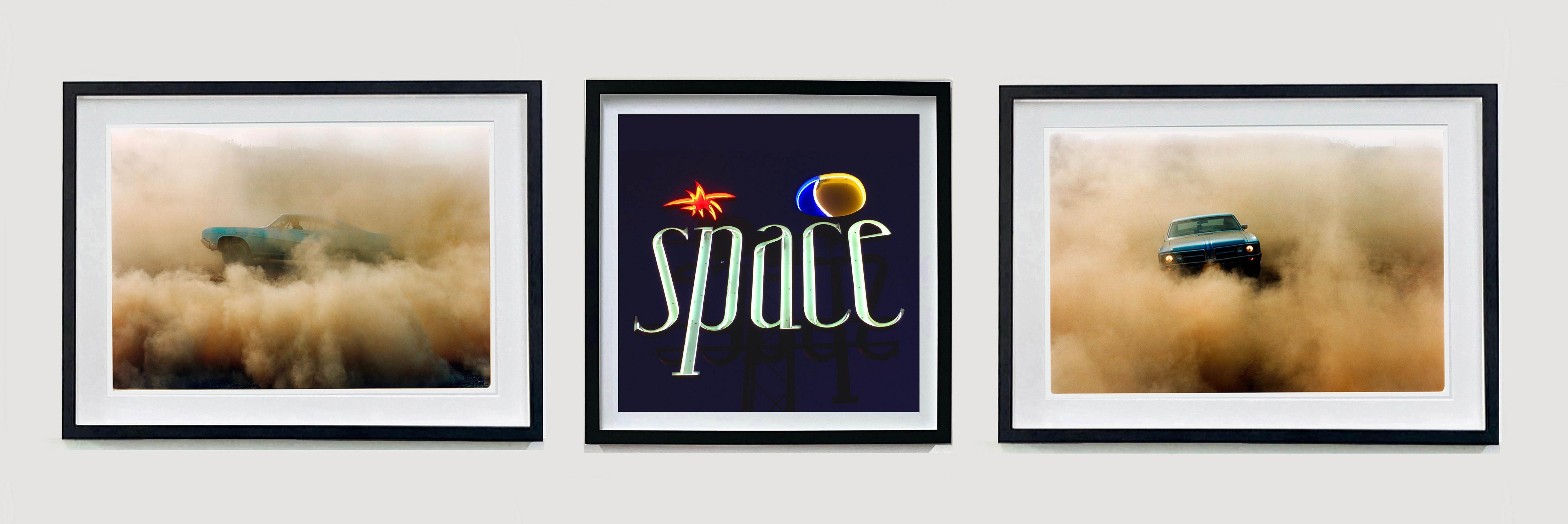 Espace, Ibiza, Îles Baléares.
L'enseigne au néon de l'emblématique super club d'Ibiza, le Space, photographiée lors de sa dernière année d'existence. Les néons d'une typographie graphique audacieuse se détachent sur le ciel nocturne.
Buick in the
