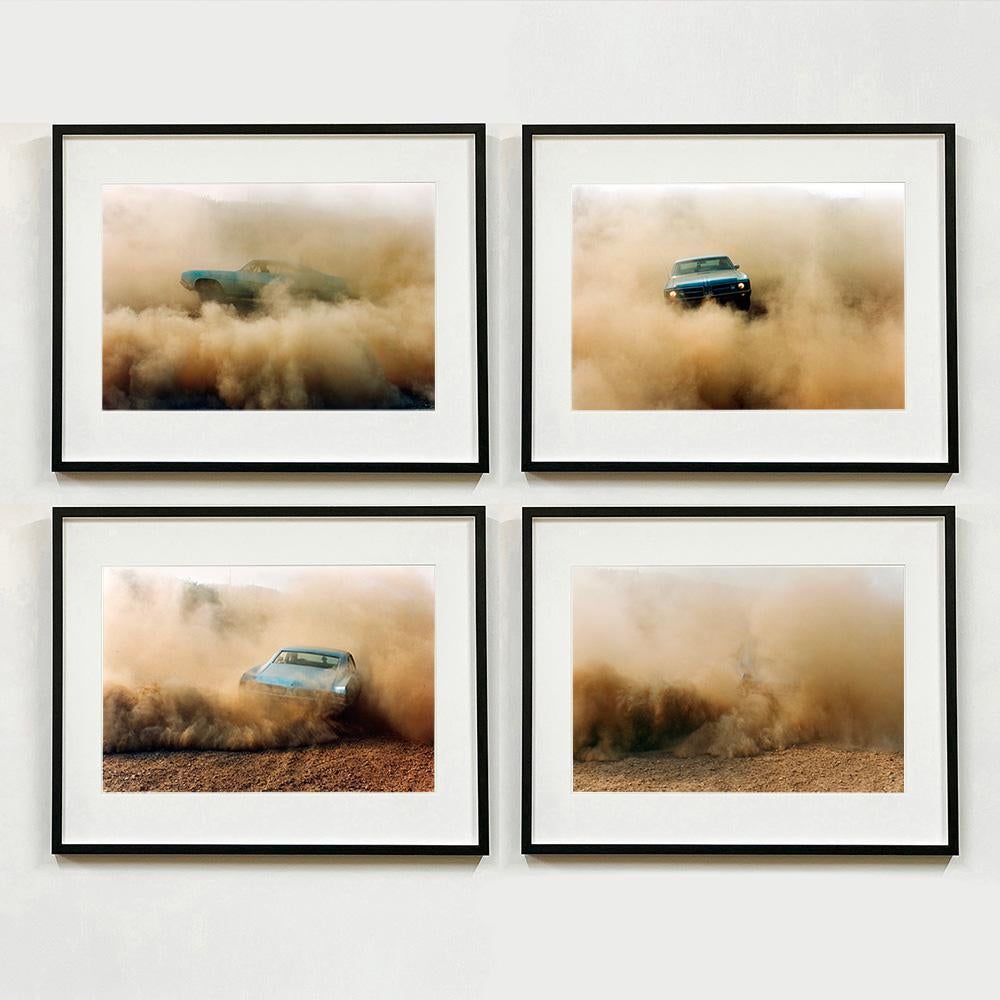 Print Richard Heeps - Buick in the Dust, Hemsby, Norfolk - Ensemble de quatre photographies de voitures encadrées