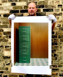 Meuble de rangement à fil de fer Bunker, Ho Chi Minh City - Photographie couleur d'intérieur vintage