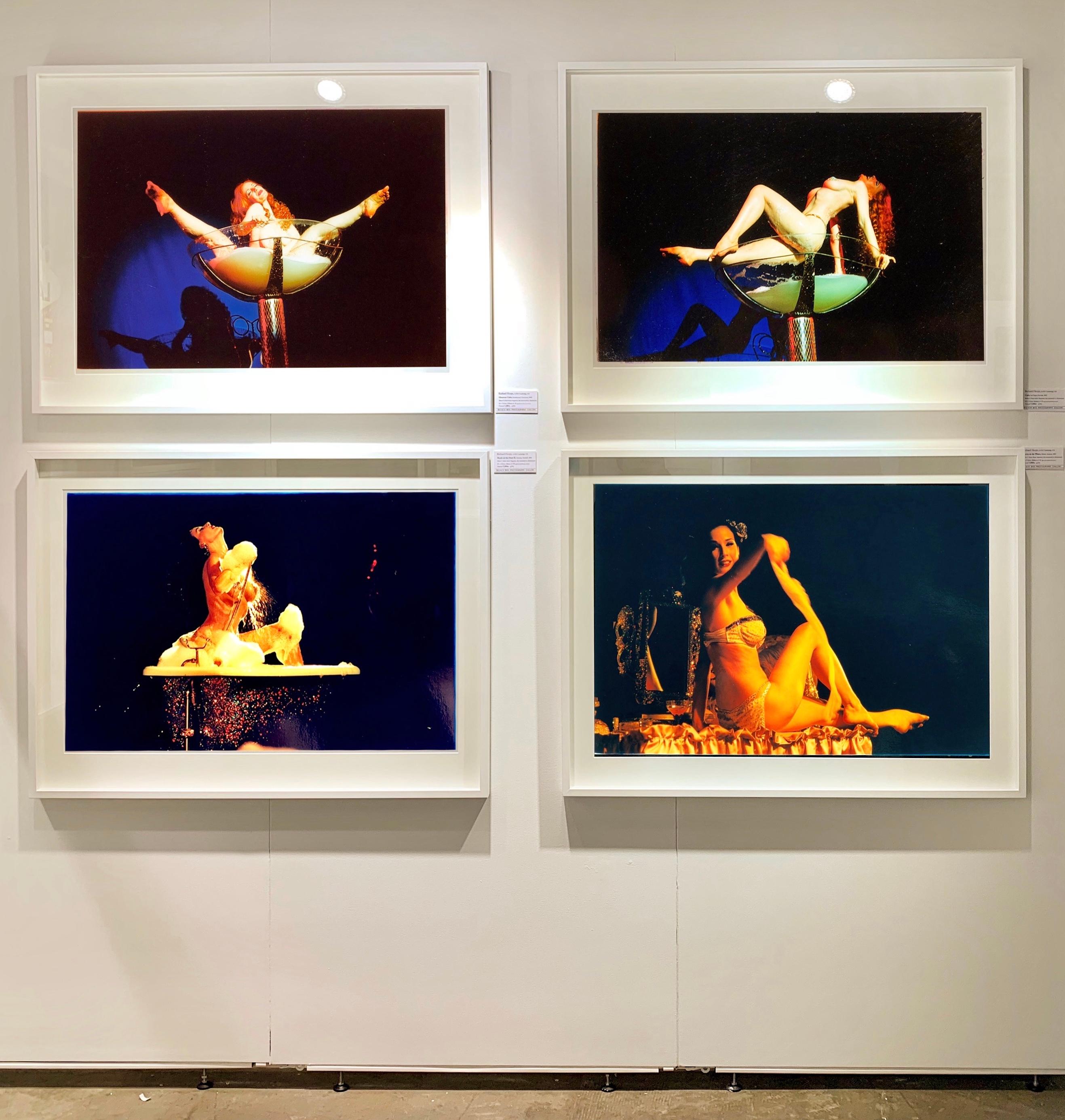 Burlesque-Serie, Catherine D'Lish in Champagner Coupe II Tease-O-Rama, Hollywood (Zeitgenössisch), Photograph, von Richard Heeps