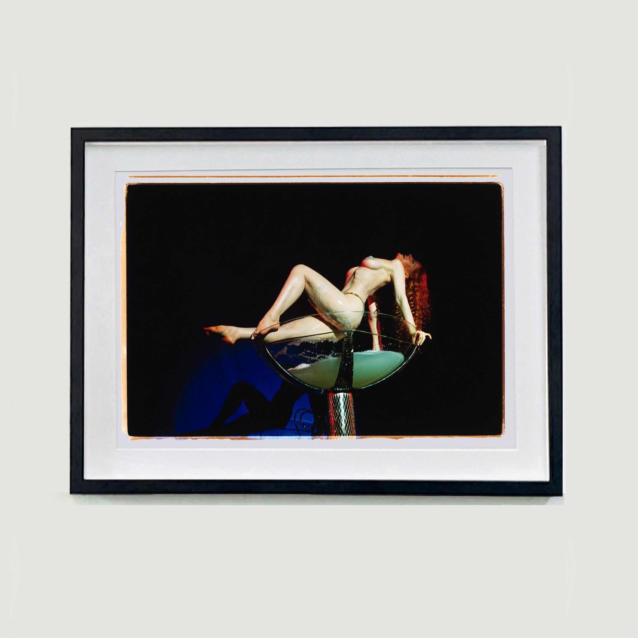 Ensemble de quatre petites photographies encadrées Burlesque en vente 3