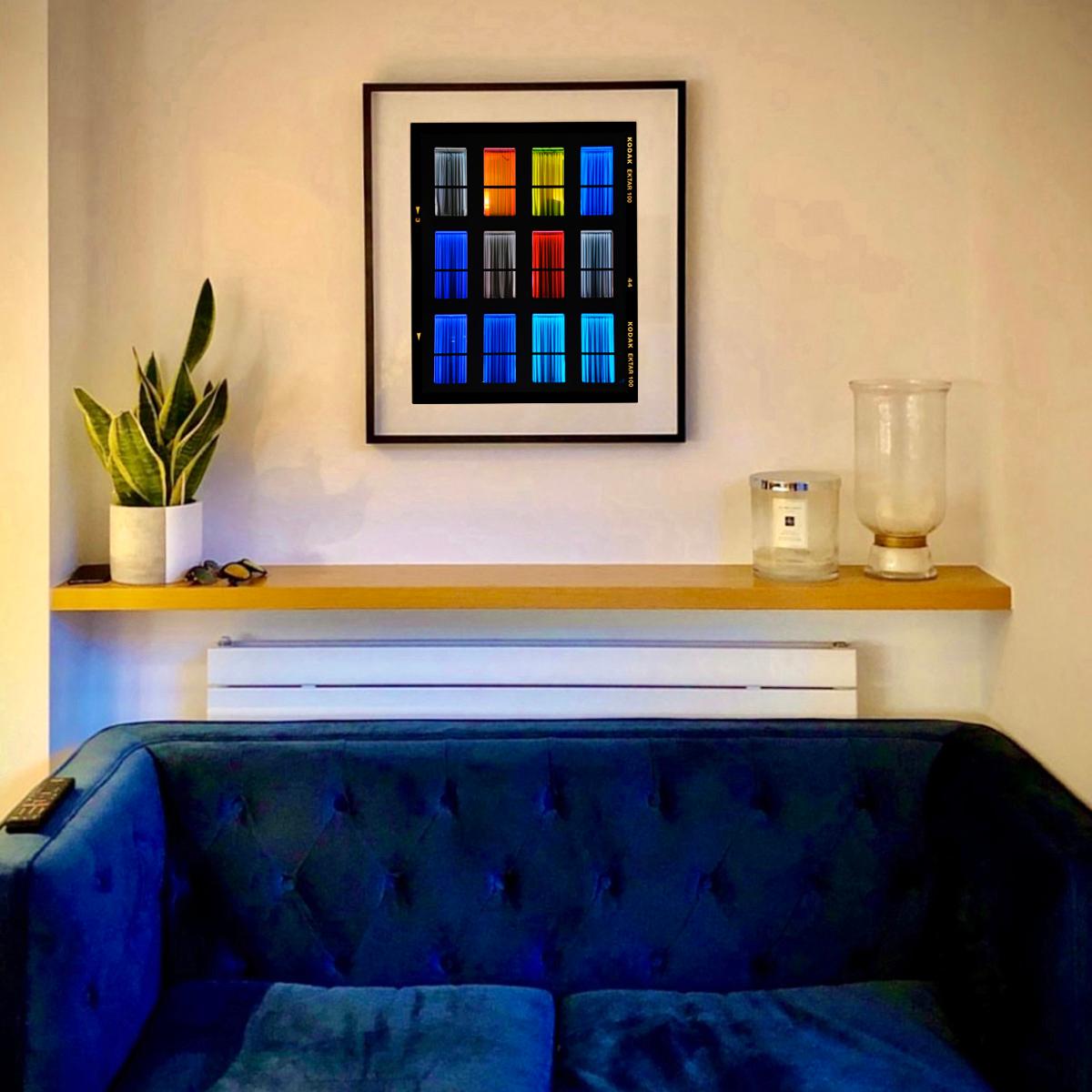 Centric (Neg 3), Milan - Architecture du design italien Photographie multicolore en vente 1