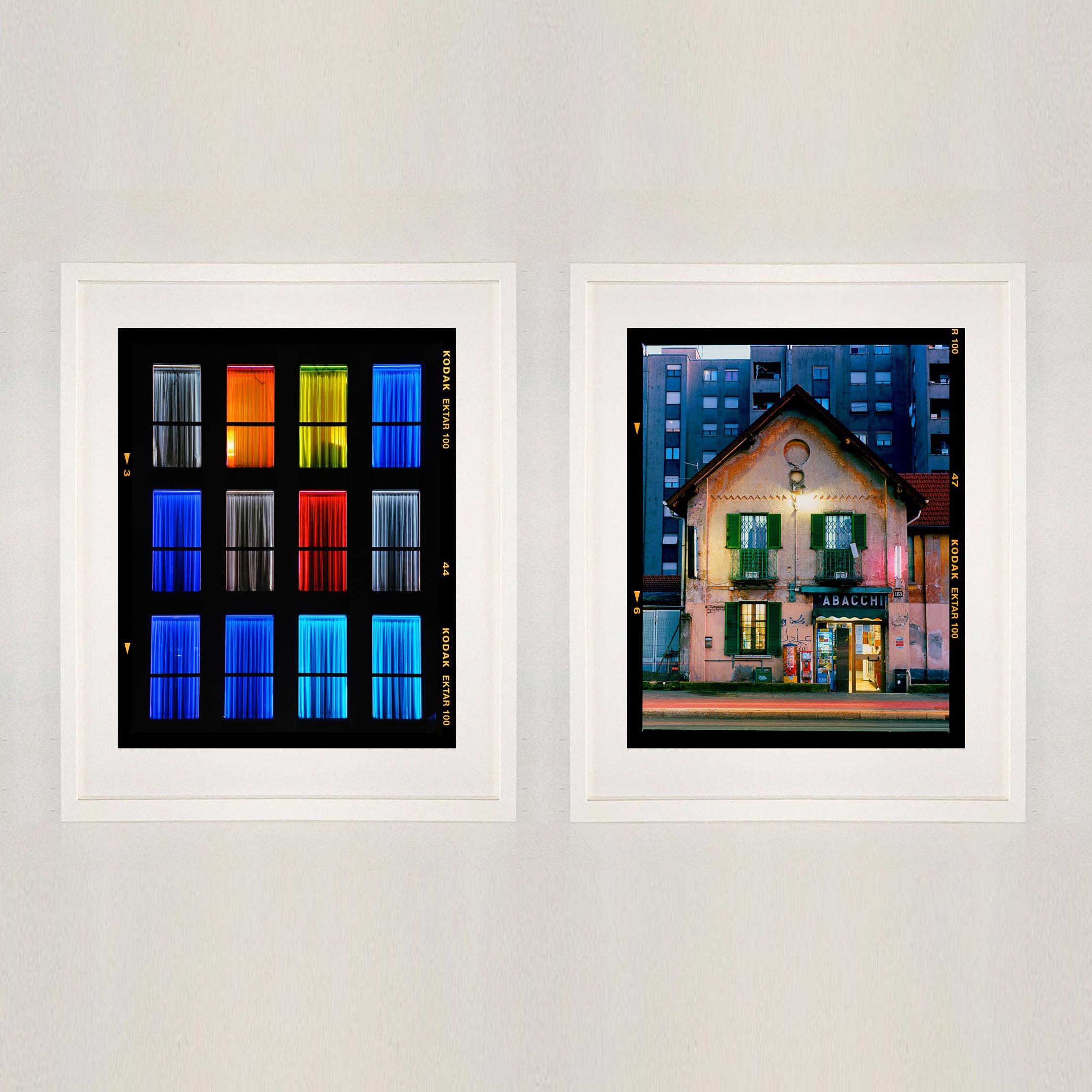 Centric (Neg 3), Milan - Architecture du design italien Photographie multicolore en vente 4