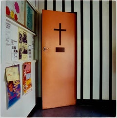 Porte de chapelle - Mission de pêcheur, bois de feuillus - photo couleur d'intérieur vintage