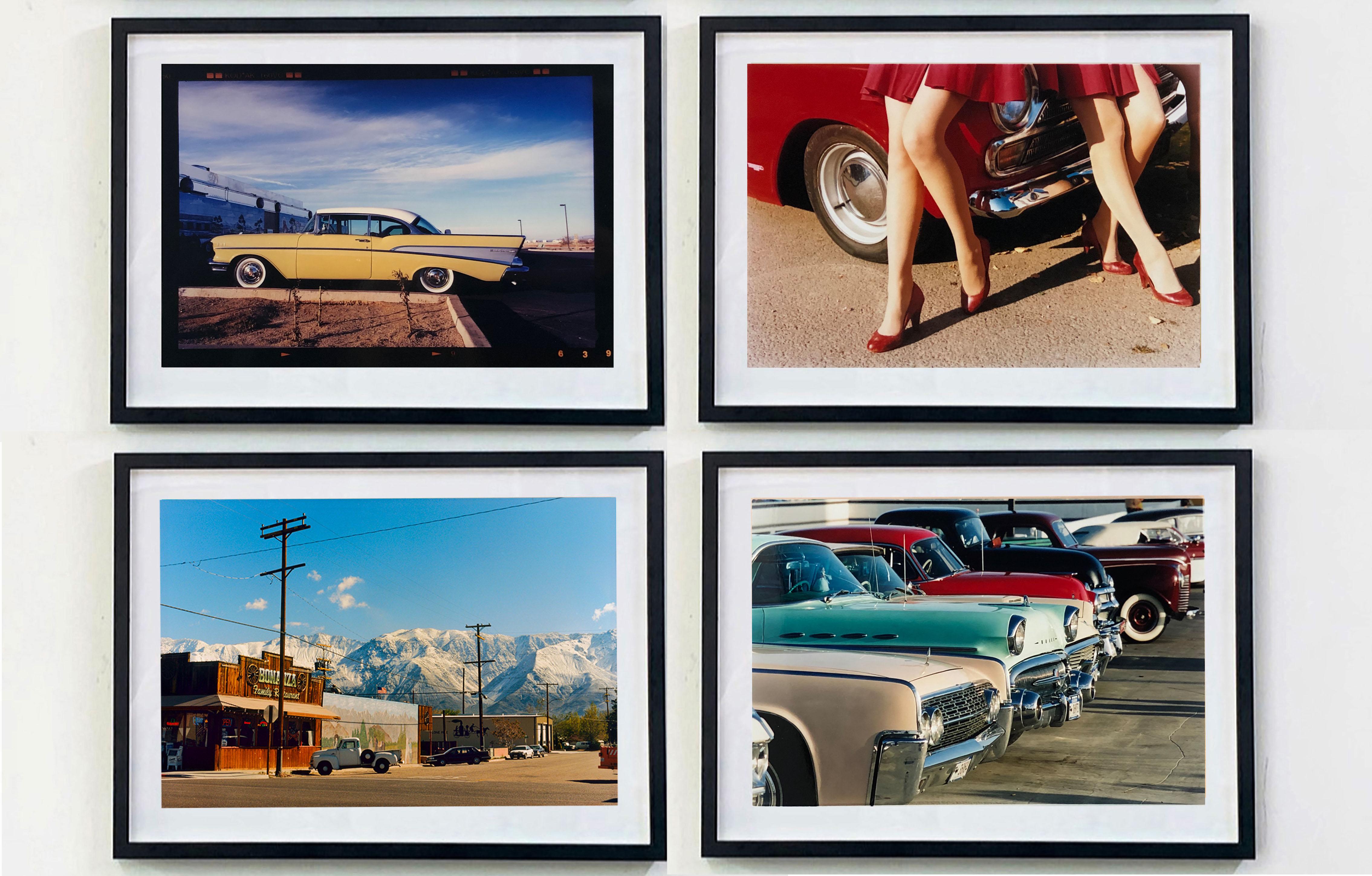 Chevy at the Diner, Bisbee, Arizona – amerikanische Farbfotografie im Angebot 2