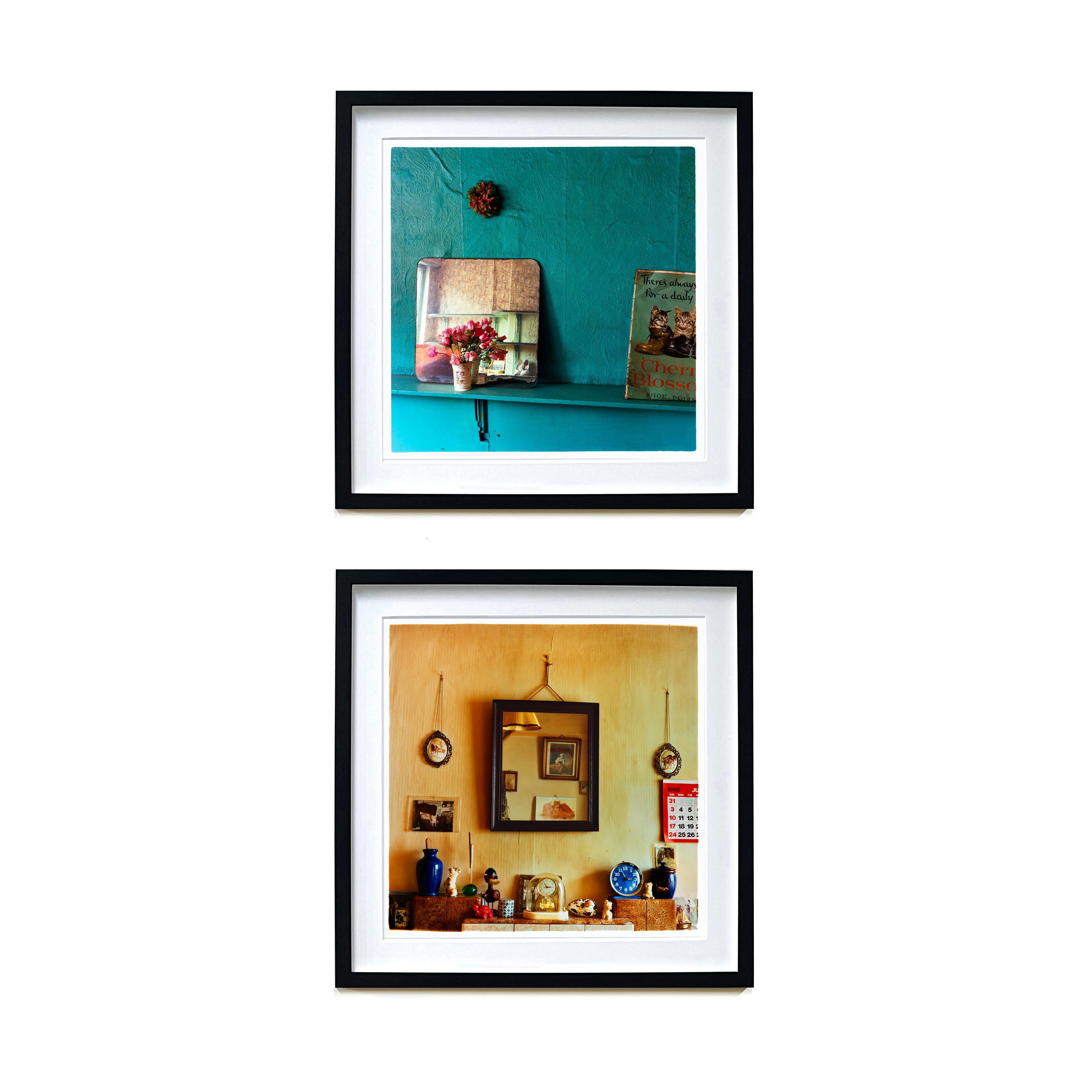 Daisy's Mantelpiece, häusliche Vintage-Innenraumfotografie aus der Serie Ordinary Places von Richard Heeps.

Ordinary Places (Gewöhnliche Orte) war Richards erste Farbkollektion, die er zwischen 1986 und 1991 aufnahm und die mit einer Ausstellung in