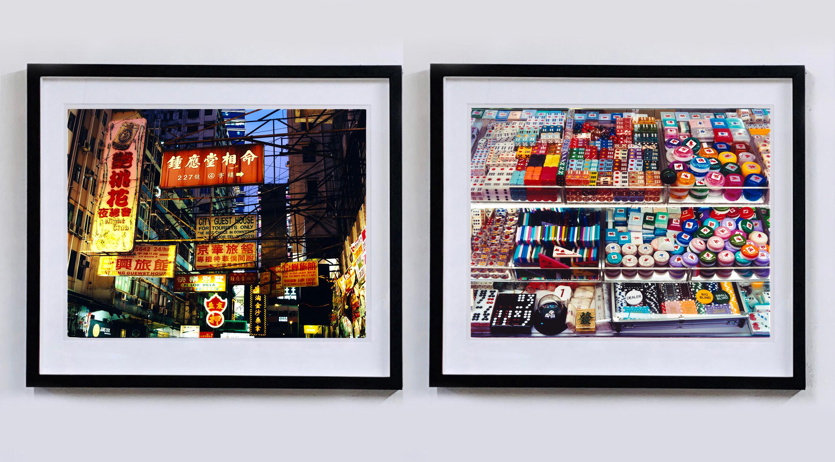 Dealer, Kowloon, Hong Kong - Photographie couleur Pop Art asiatique en vente 2
