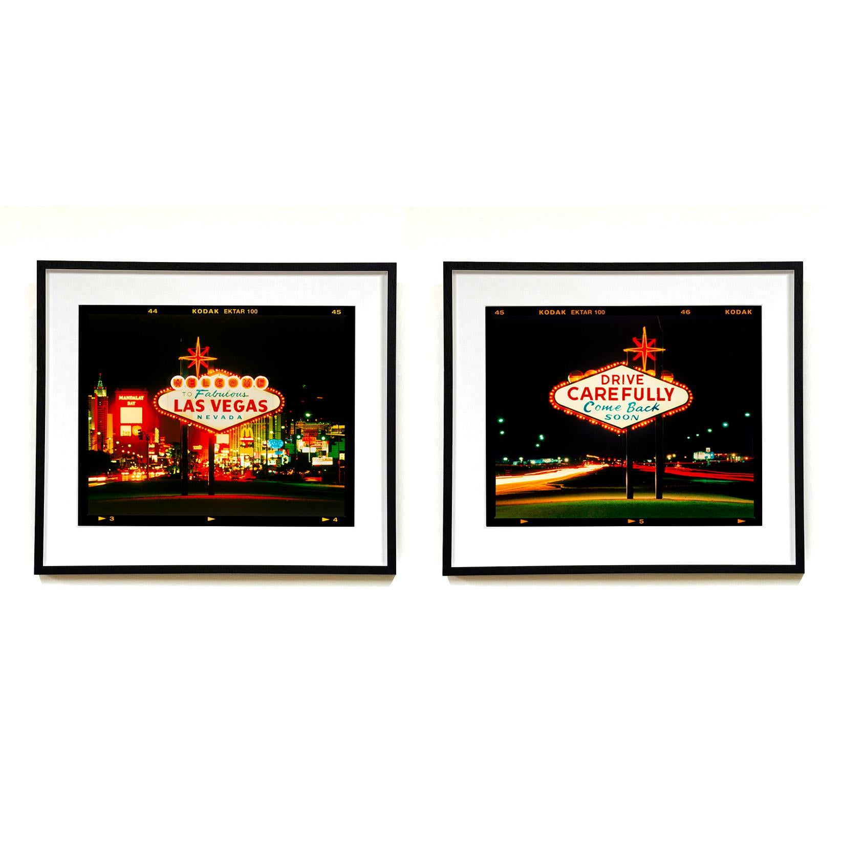 Drive Carefully, LAS - Architecture américaine Typographie Photographie en vente 1