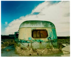 Der abgeschrägte Trailer, Bombay Beach, Salton Sea, Kalifornien – amerikanische Farbfotografie