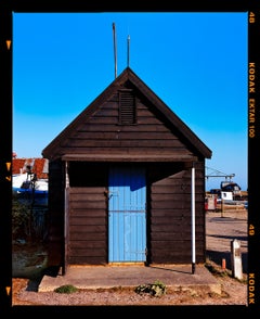 Fishing Hut, Southwold – Blaue Meereslandschaftsarchitektur, Farbfotografie