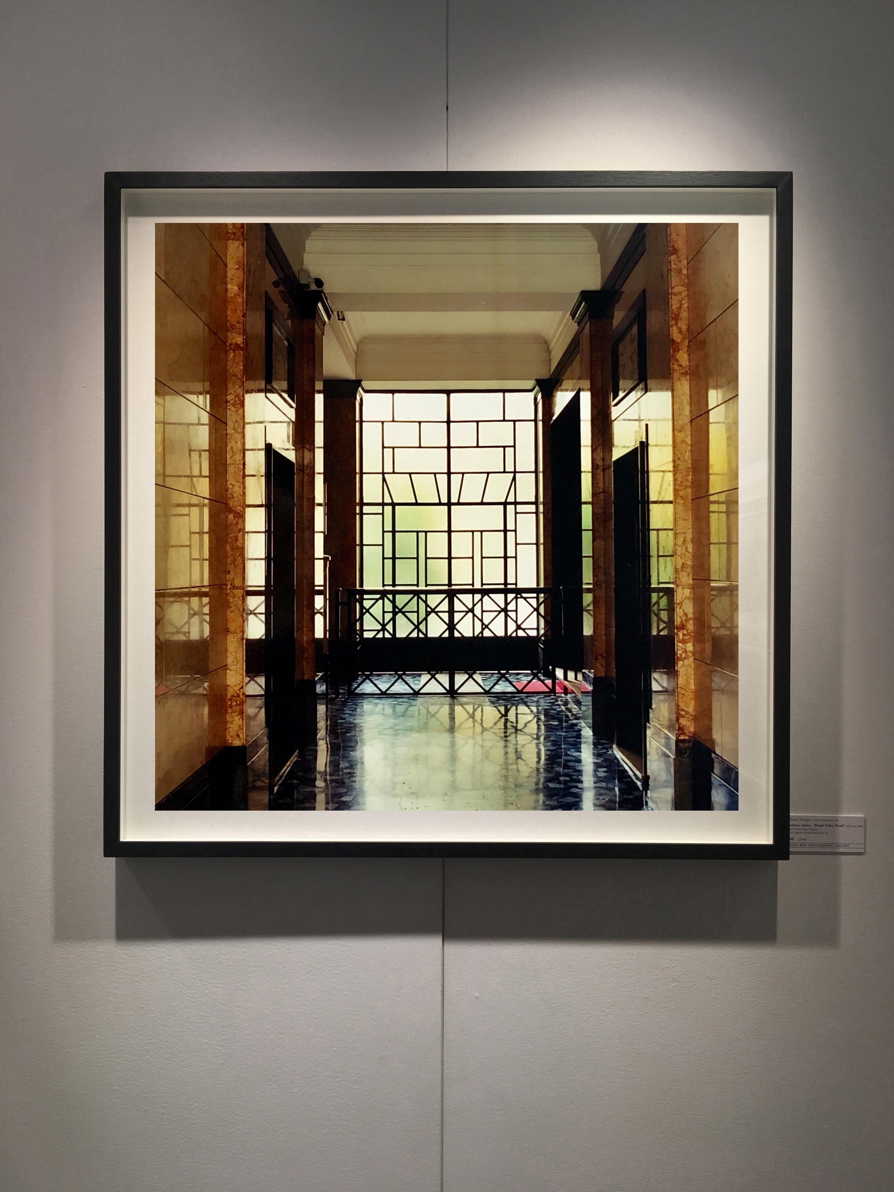 Foyer II, Mailand – Italienische Architektur-Farbfotografie (Braun), Color Photograph, von Richard Heeps