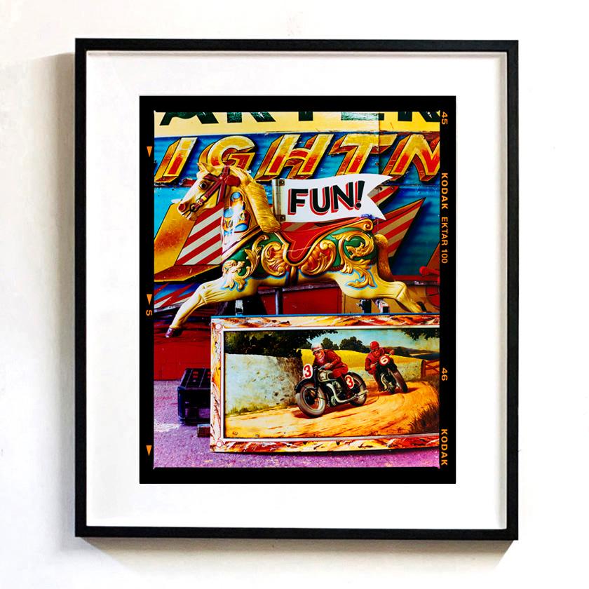FUN! und Swim-in-Pool Supply Co. Gerahmtes Paar Pop-Art-Fotografien im Angebot 2