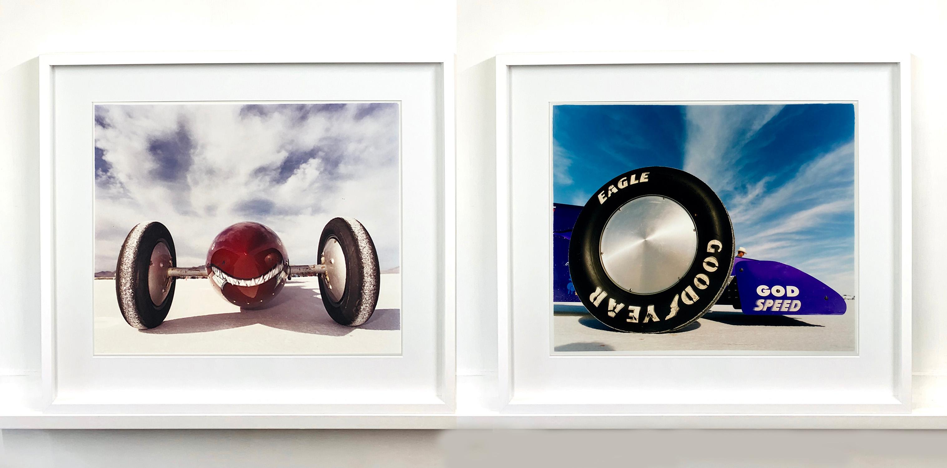 God Speed - Good Year, Bonneville, Utah - Photographie couleur « Car in Landscape » en vente 1