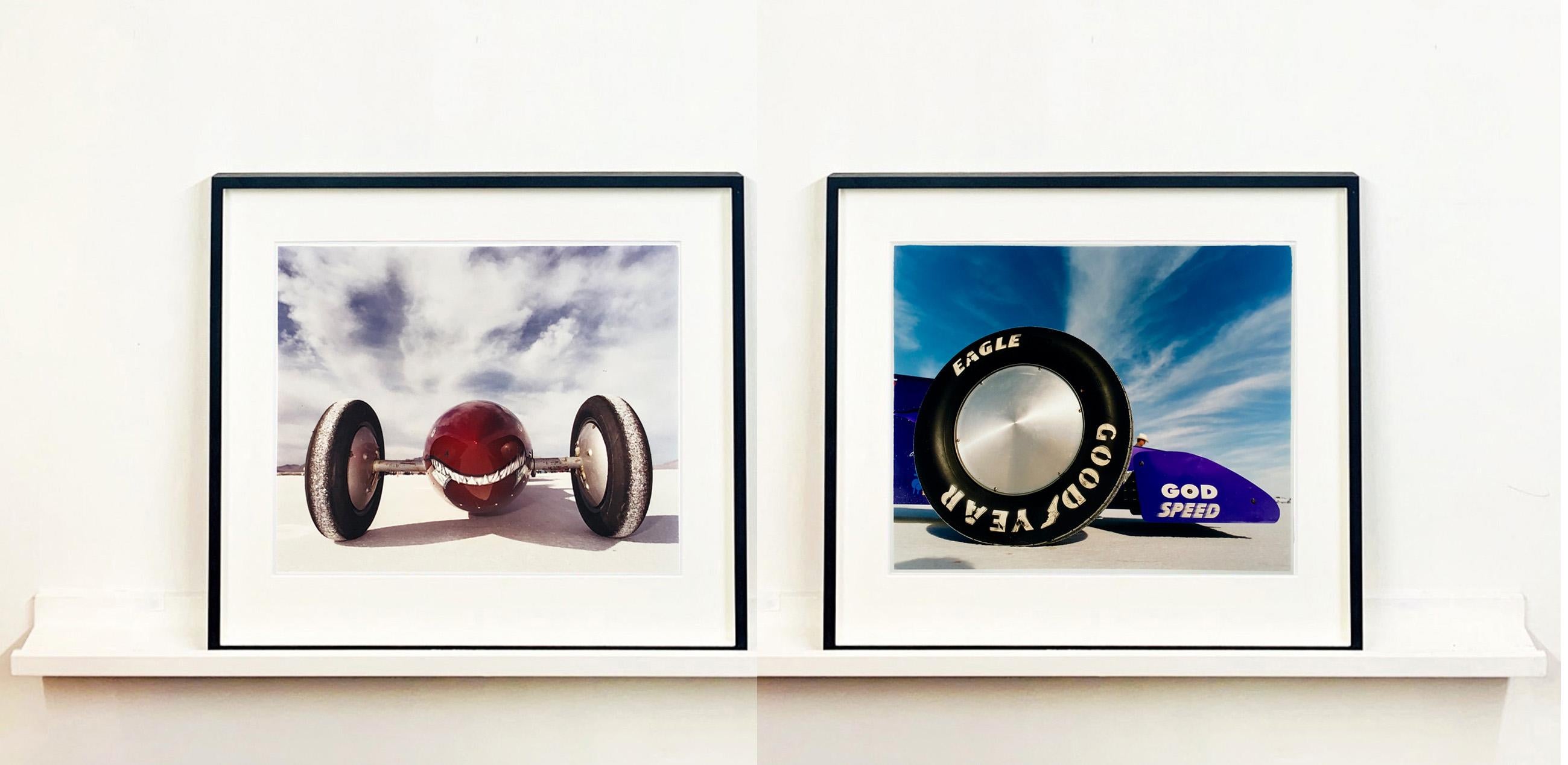 God Speed - Good Year, Bonneville, Utah - Photographie couleur « Car in Landscape » en vente 2