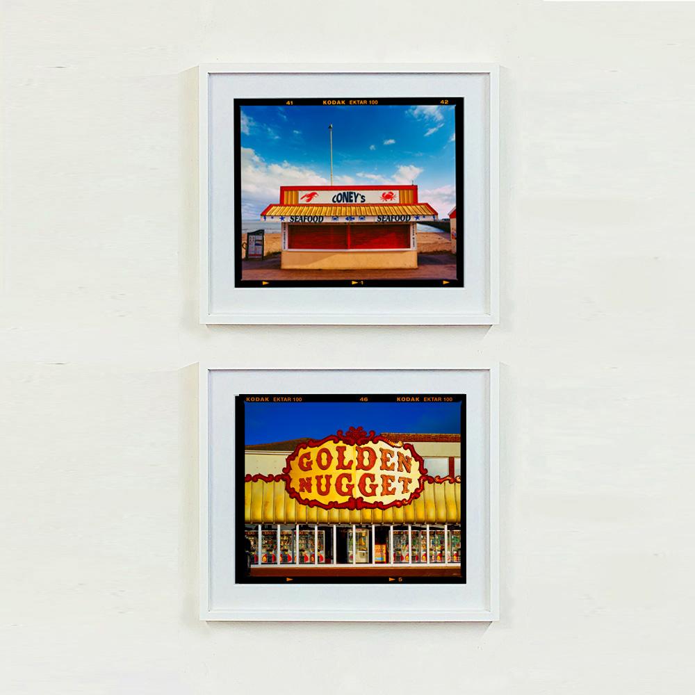 Golden Golden Nugget, Norfolk - Typografie Farbfotografie im Angebot 6