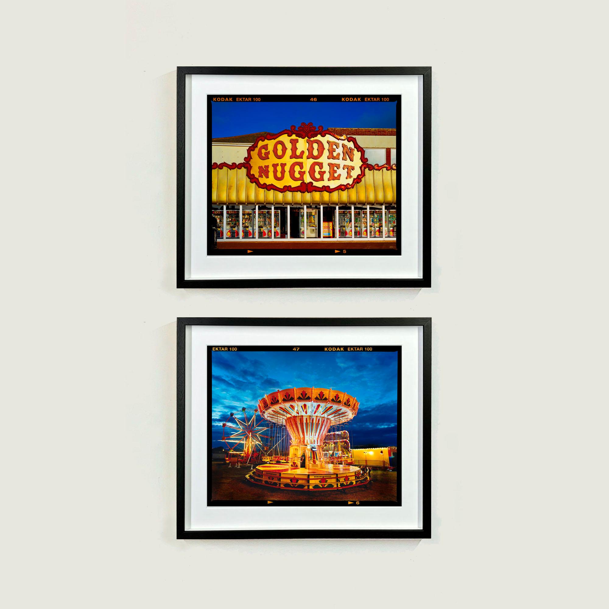 Golden Golden Nugget, Norfolk - Typographie Photographie couleur en vente 4