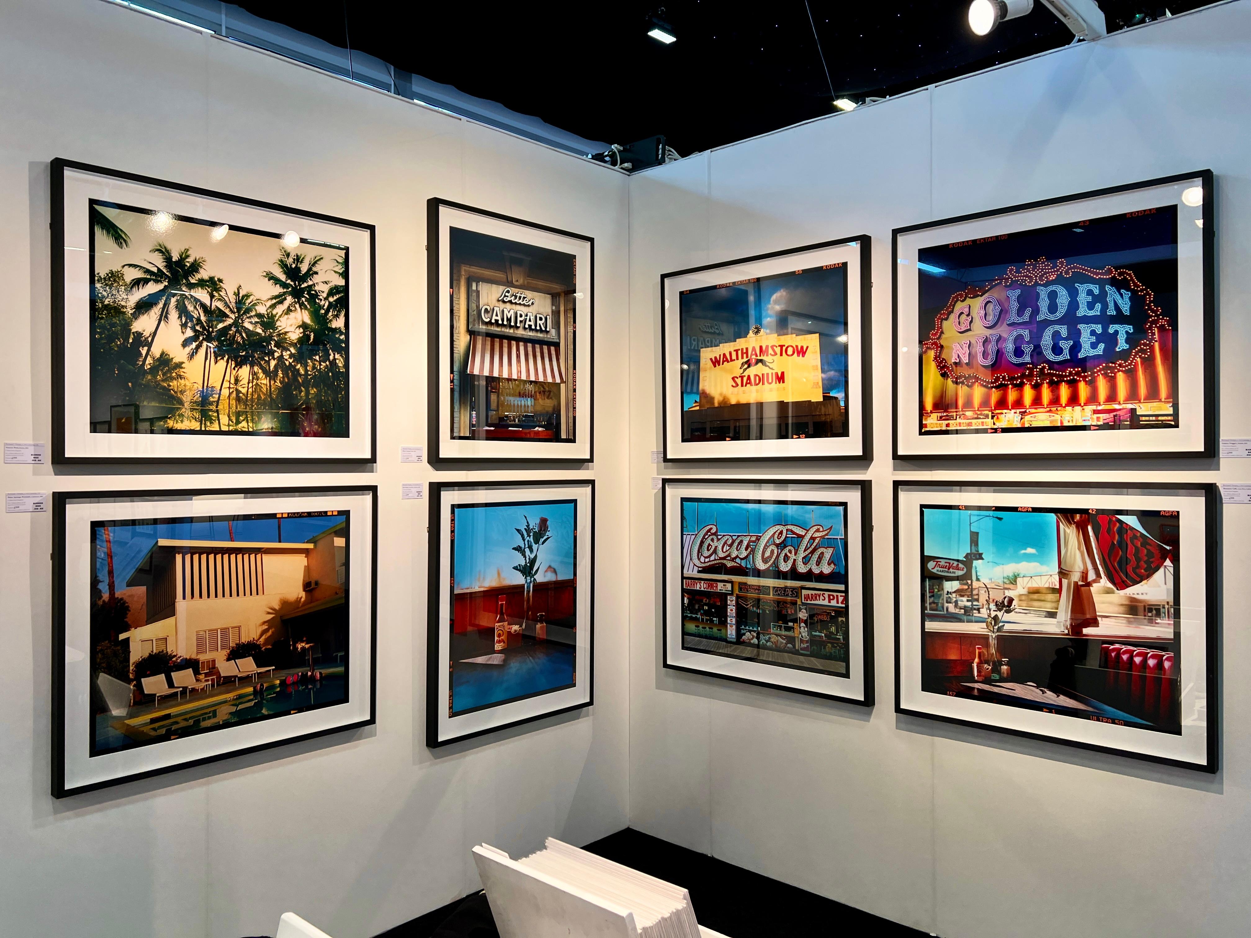 Golden Nugget, Norfolk - Typographie britannique - Photographie couleur en vente 5