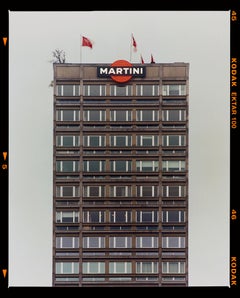 Grauer Martini, Mailand – Italienische Architekturstraßenfotografie in Grau 