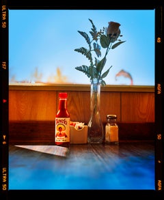 Hot Sauce, Lone Pine, California - Fotografía en color del interior de un restaurante americano