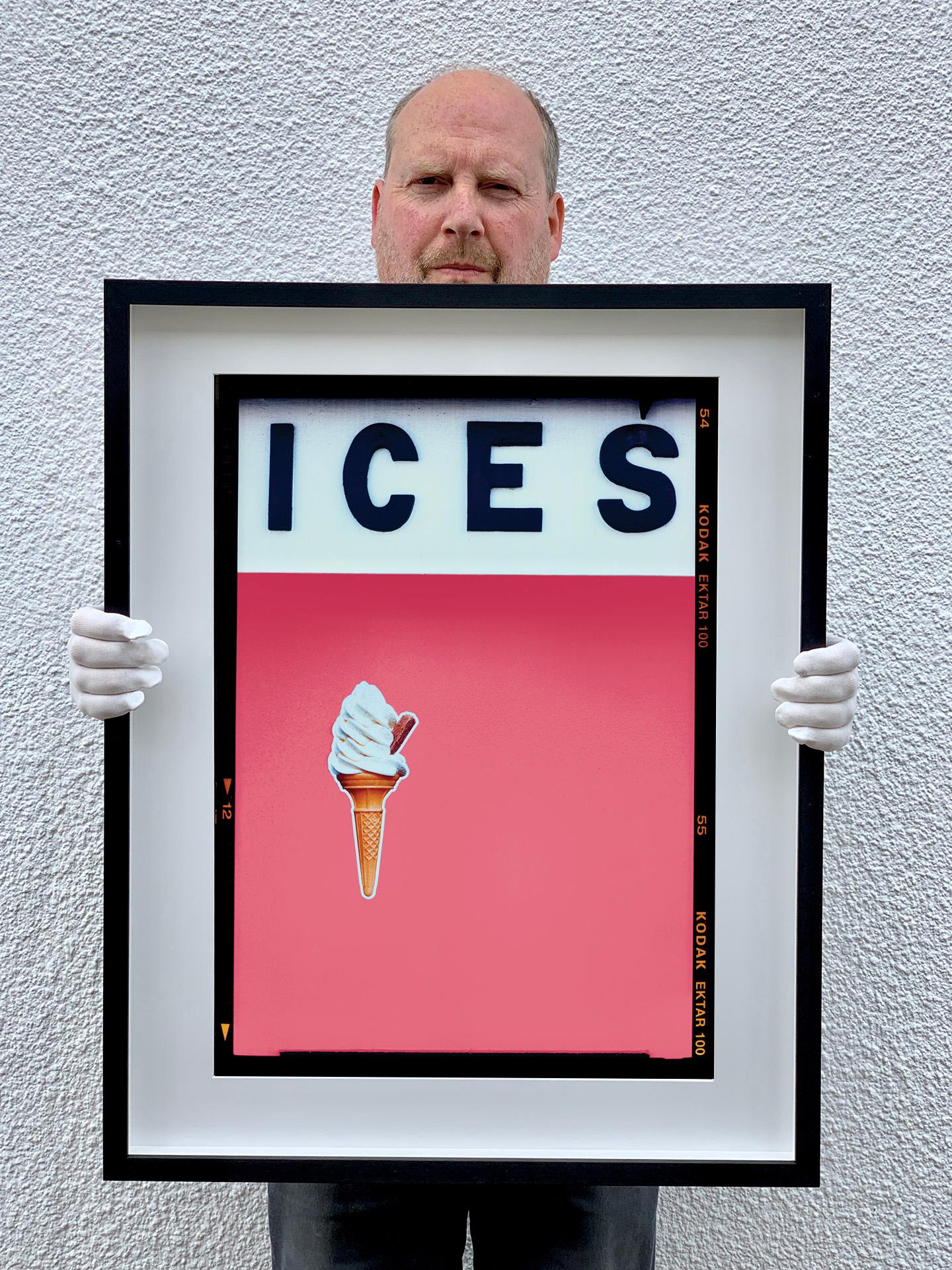Eis (Coral), Bexhill-on-Sea – britische Farbfotografie am Meer im Angebot 2