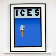 ICES Cornflower Blue, Bexhill-on-Sea - Fotografia tipografica pop art