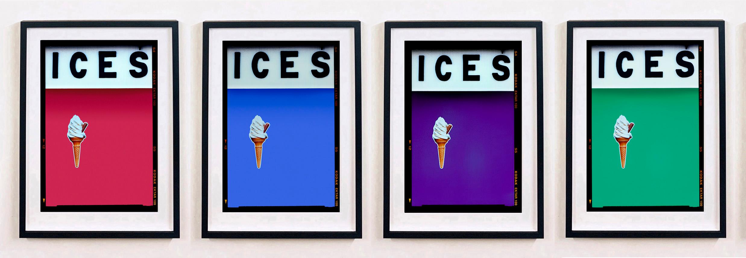 ICES Kornblumenblau, Bexhill-on-Sea - Pop Art Typografiefotografie im Angebot 3