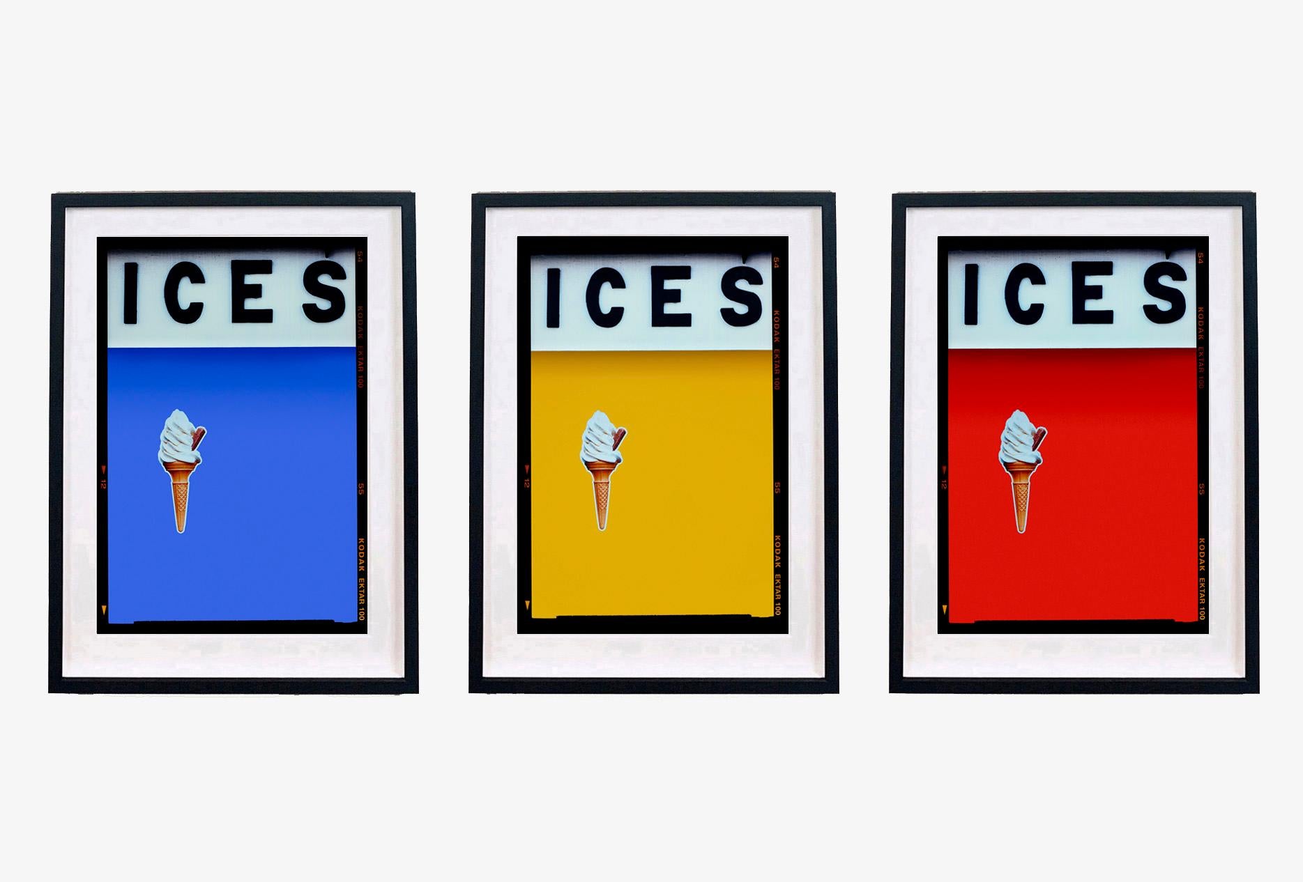 ICES Kornblumenblau, Bexhill-on-Sea - Pop Art Typografiefotografie im Angebot 4