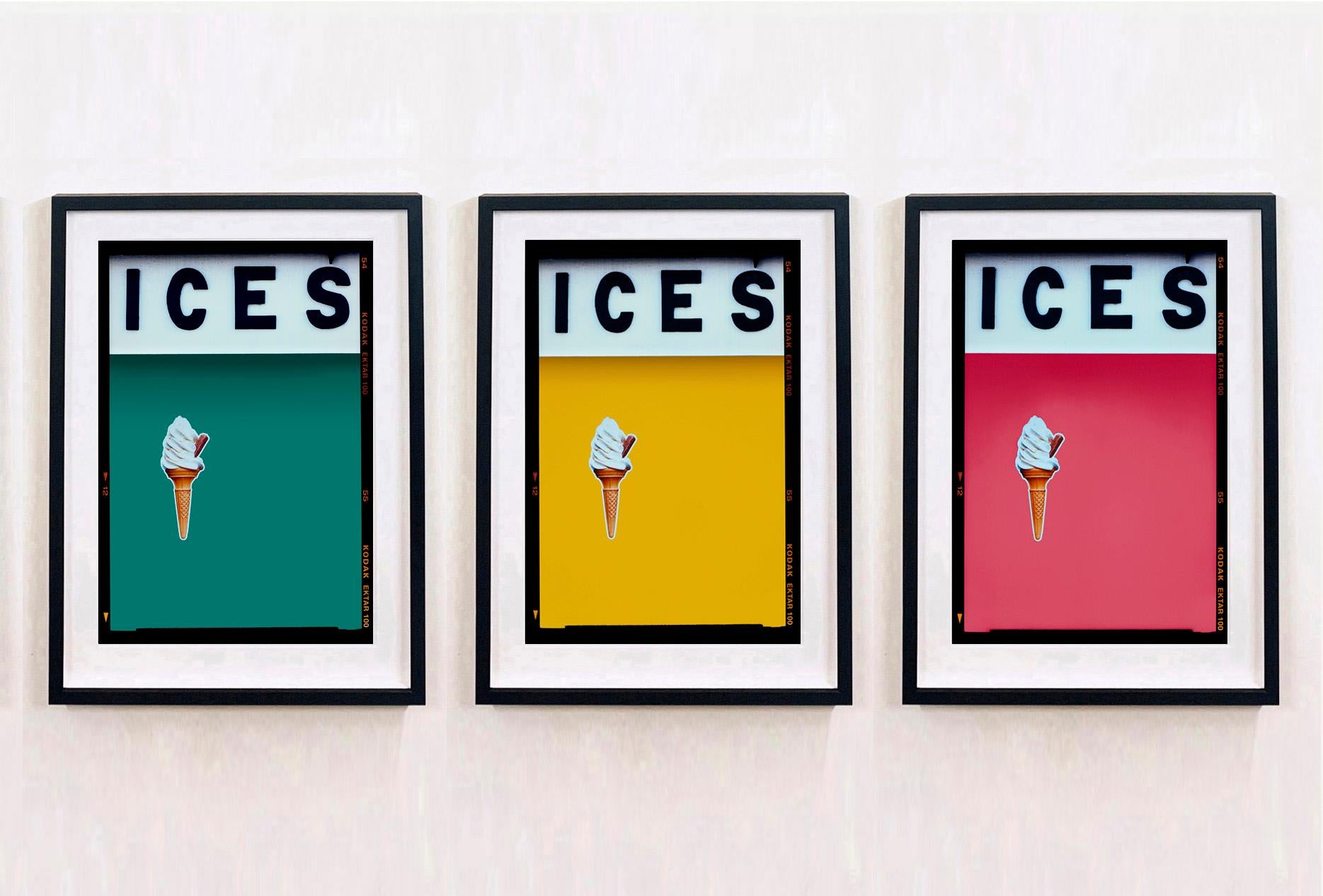 Ices (Deep Green Teal), Bexhill-on-Sea - British Pop Art Farbfotografie im Angebot 2