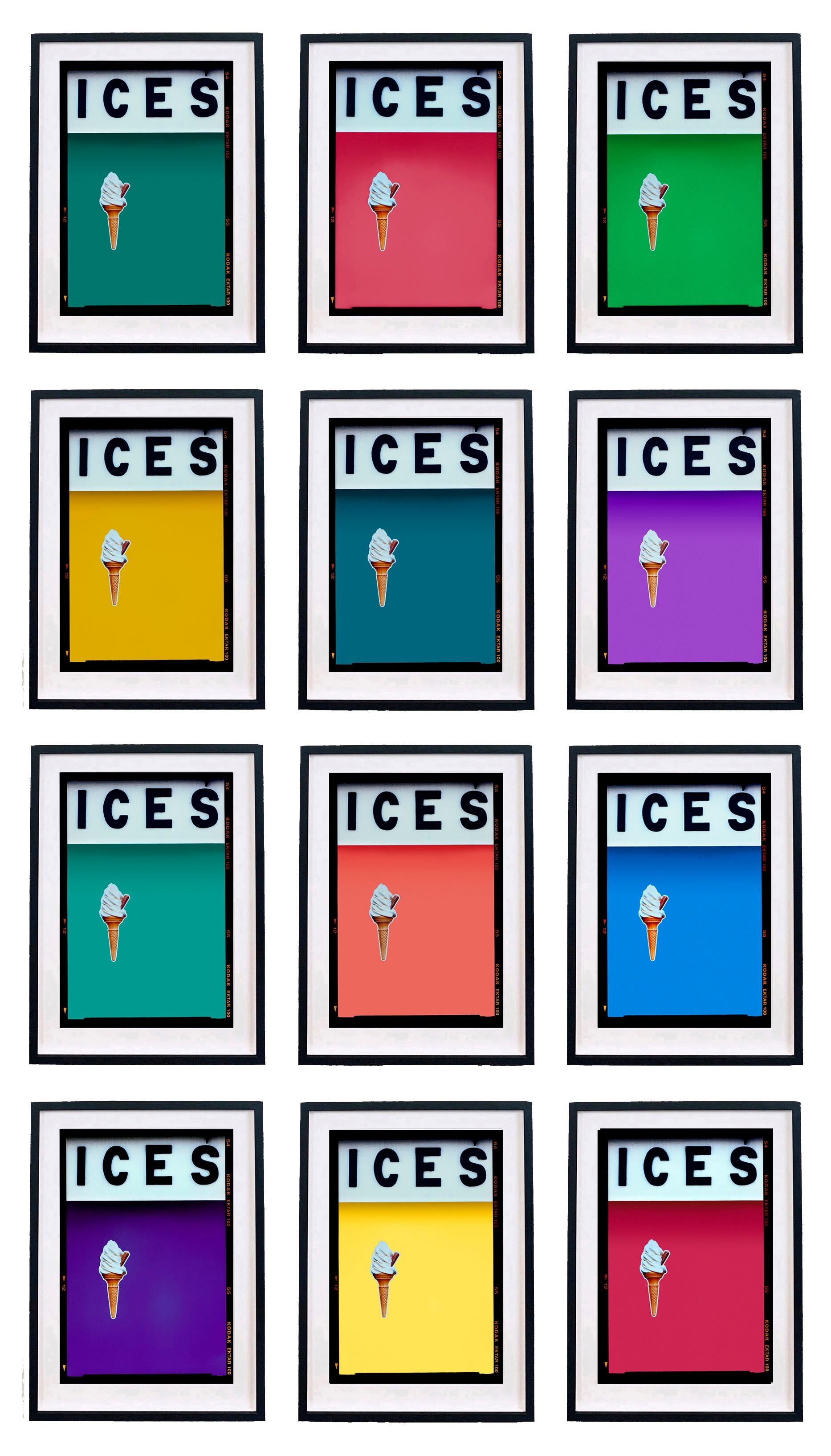 Ices (Deep Green Teal), Bexhill-on-Sea - Fotografía Pop Art británica en color en venta 4