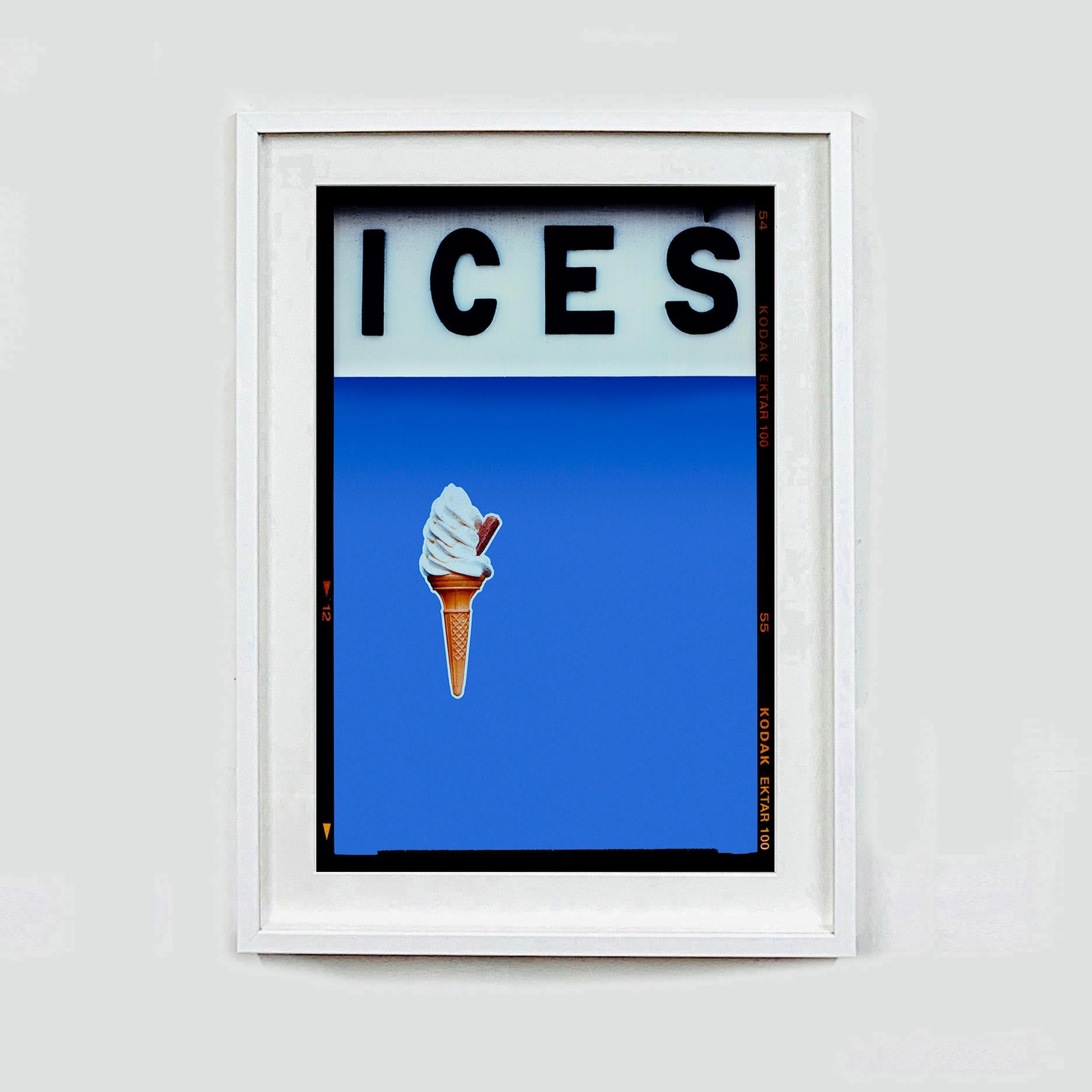 ICES Grün, Rosa, Blau, Rot, Rot - Vier gerahmte Kunstwerke Pop-Art Farbfotografie (Grau), Print, von Richard Heeps