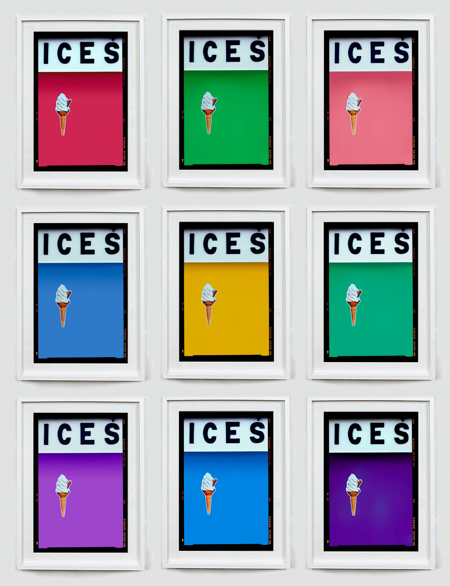 Ices (Amarillo Mostaza), Bexhill-on-Sea - Fotografía británica Pop Art en color en venta 1