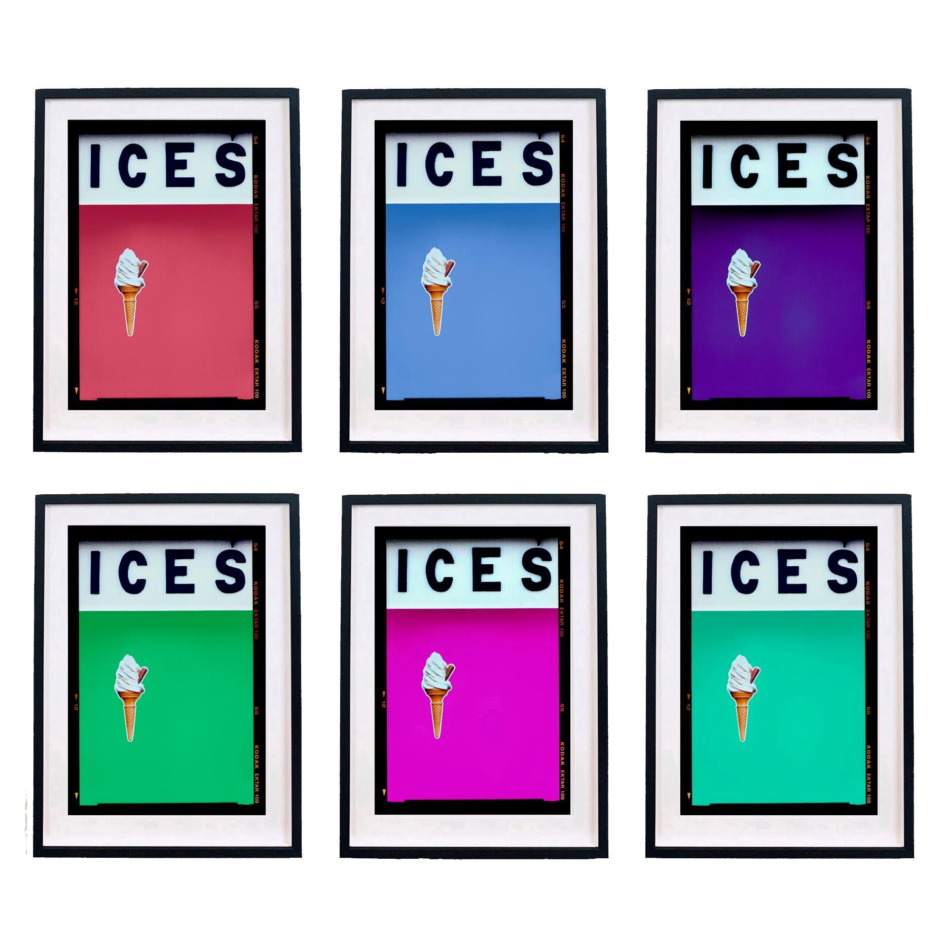 Ices (Purple), Bexhill-on-Sea – Farbfotografie am Meer im Angebot 3