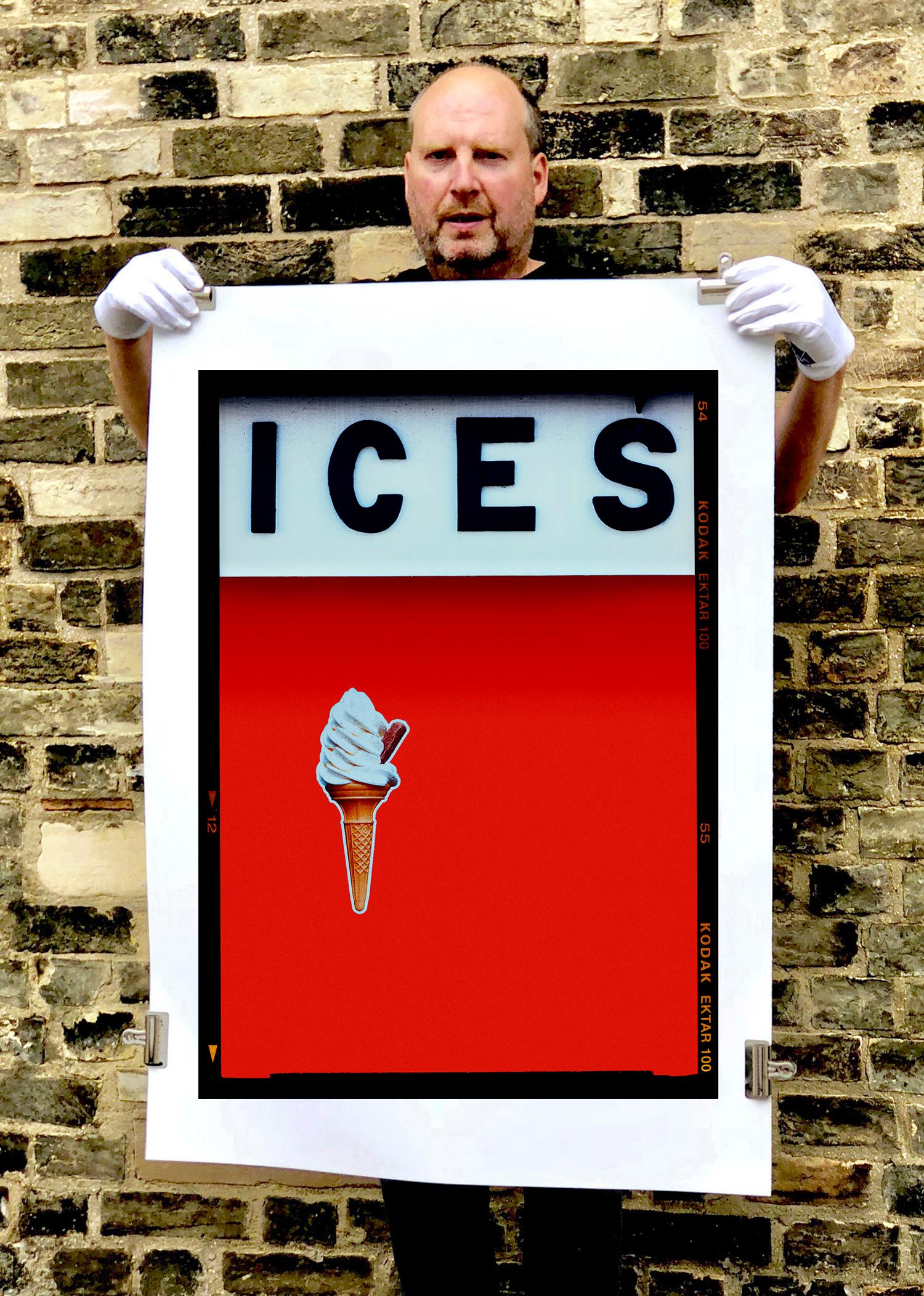 ICES Rot, Bexhill-on-Sea – Pop Art Typografiefotografie im Angebot 1