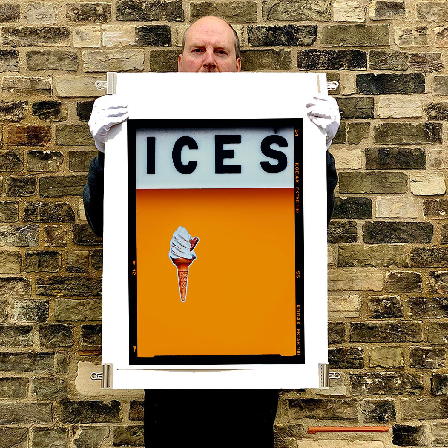 ICES Satsuma Orange, Bexhill-on-Sea - Pop Art Typography Photography im Angebot 2