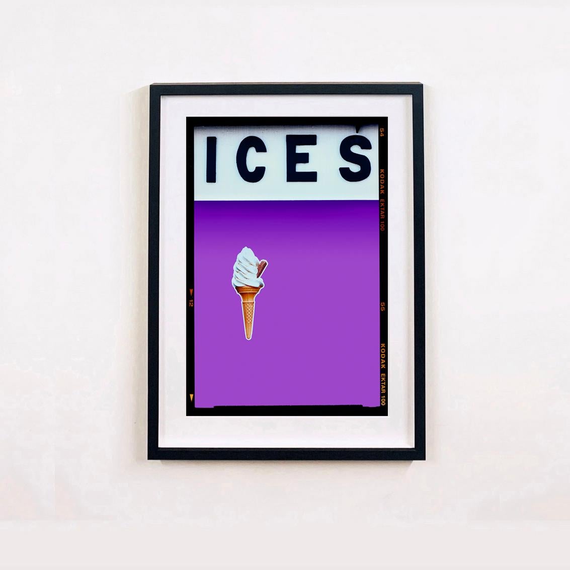 ICES-Set aus vier gerahmten Kunstwerken – Pop-Art-Farbfotografie (Grau), Print, von Richard Heeps