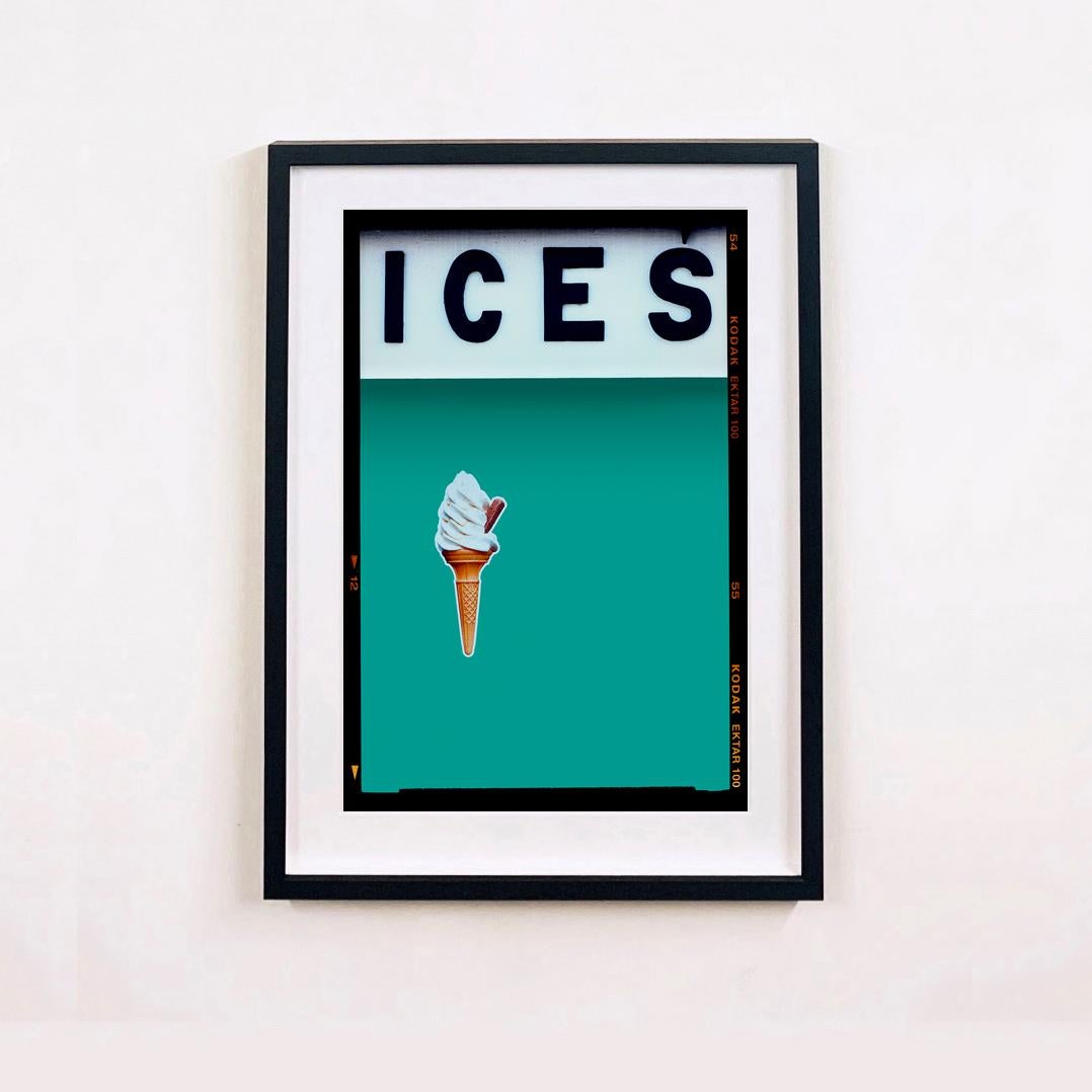 ICES Set aus drei gerahmten Kunstwerken – Pop-Art-Farbfotografie – Photograph von Richard Heeps
