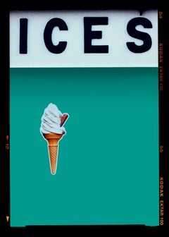 Ices (Turquoise Teal), Bexhill-on-Sea - Fotografía británica Pop Art en color