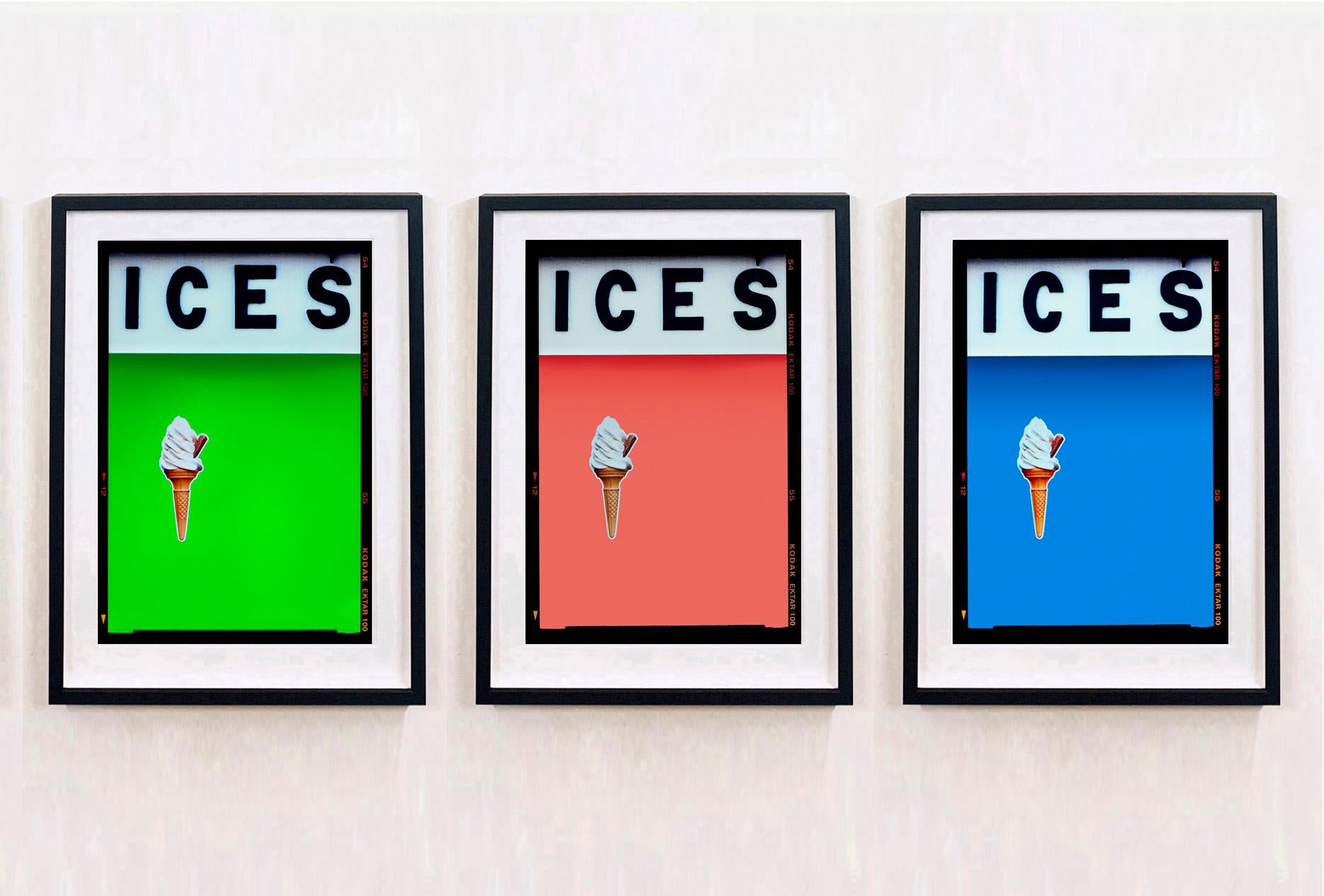 ICES Vivid Lime Green, Bexhill-on-Sea - Pop Art Typografiefotografie im Angebot 3